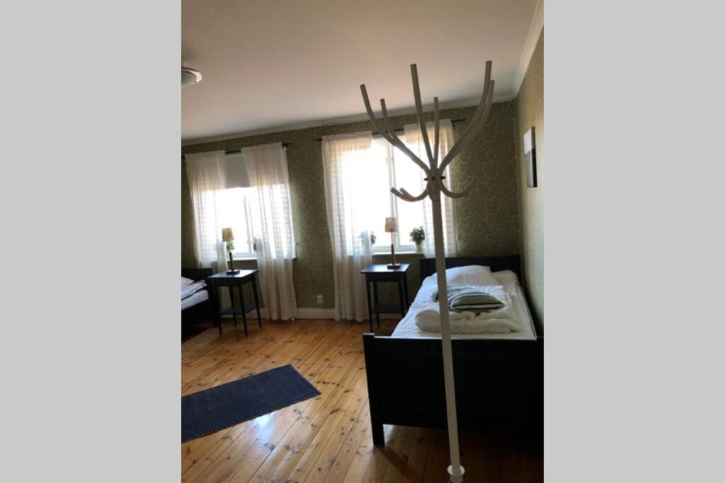 Egen Villa Pa Islandshastgard Riddarhyttan Extérieur photo