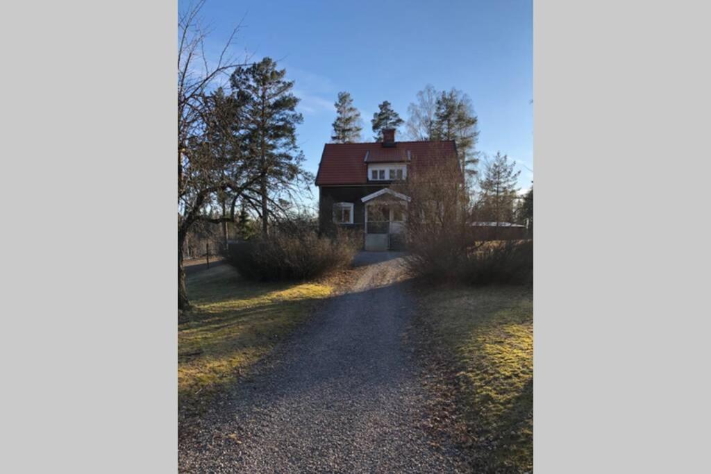Egen Villa Pa Islandshastgard Riddarhyttan Extérieur photo
